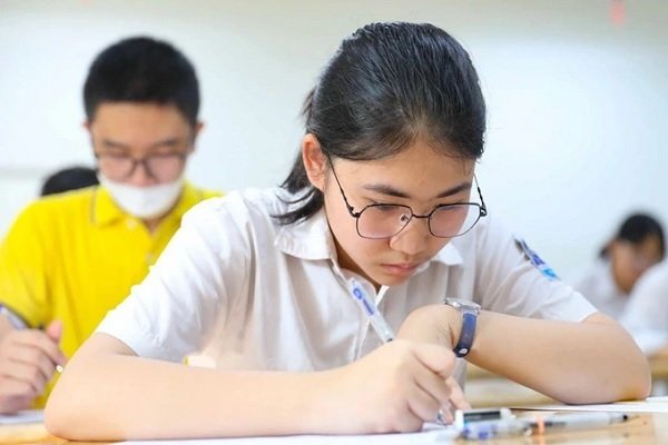 lo-trinh-vang-on-thi-toan-2025-bi-quyet-dat-diem-cao-ban-can-biet-alotruyenchu-com-24-2